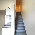 Yanluc 101 아파트 *