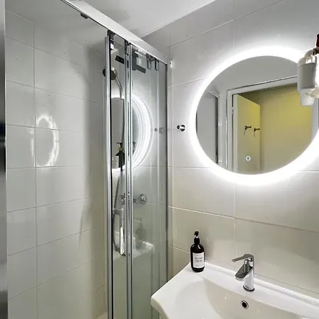 Apartman Yanluc 101 *